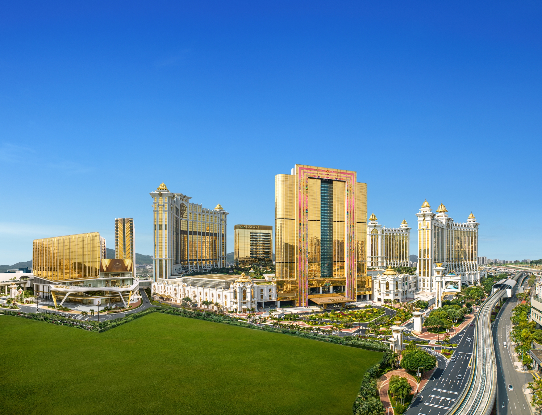 In the 18th MICHELIN Guide Hong Kong Macau 2025, Galaxy Macau, the world-class luxury resort, has once again proven its commitment to pushing standards of excellence and shaping new dining experiences that keep Macau firmly on the global gastronomic map.