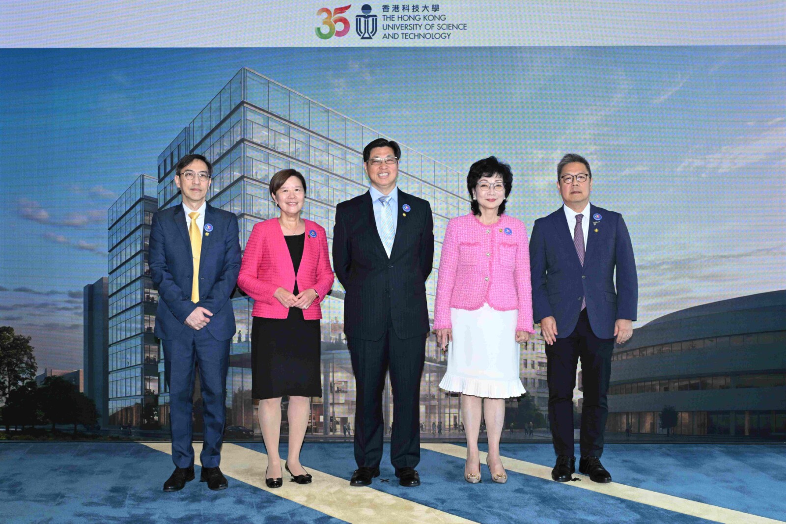 HKUST announced the appointment of internationally renowned physician-scientist Prof. LI King-Chuen as the Founding Dean of its School of Medicine. Prof. Nancy IP, President of HKUST (second left); Ms. Edith SHIH, Vice-Chairperson of the University Council and Chair of the Search Committee (second right); Prof. Li King-Chuen (center); Prof. Hong-Kam LO, Dean of Engineering (first right); and Prof. Yung-Hou WONG, Dean of Science (first left) met with the media.