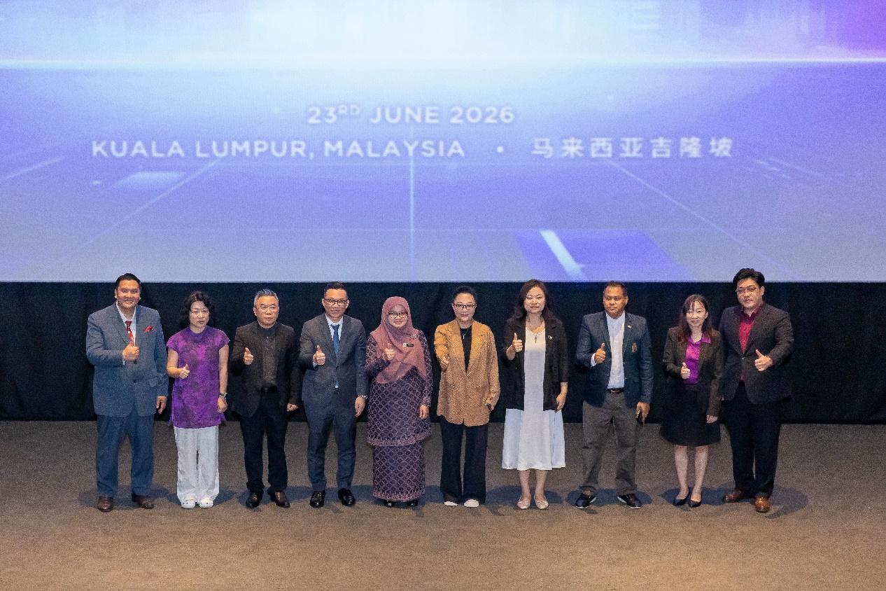 From left: Dato